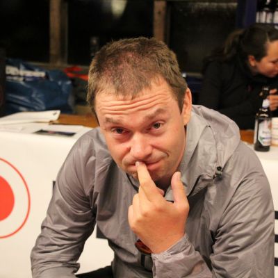 Thomas genießt die Atmosphäre, ist aber nach seinem frühen Ausscheiden trotzdem ein bisschen traurig.