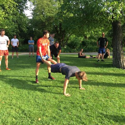 Juni 2017: Auch in der Tapering-Phase vor dem Zugspitz Ultratrail geht immer ein kleines Läufchen. Unser Bart hat heute im Rahmen des Fifteen Seconds Festivals die Gelegenheit ergriffen, beim "John Harris Fitness Evening Run mit Florian Gschwandtner" teilzunehmen. Wann geht man schon mal mit dem Gründer und Geschäftsführer von Runtastic auf einen abendlichen Run?!? ;-)