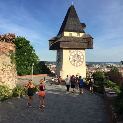 Juni 2017: Auch in der Tapering-Phase vor dem Zugspitz Ultratrail geht immer ein kleines Läufchen. Unser Bart hat heute im Rahmen des Fifteen Seconds Festivals die Gelegenheit ergriffen, beim "John Harris Fitness Evening Run mit Florian Gschwandtner" teilzunehmen. Wann geht man schon mal mit dem Gründer und Geschäftsführer von Runtastic auf einen abendlichen Run?!? ;-)