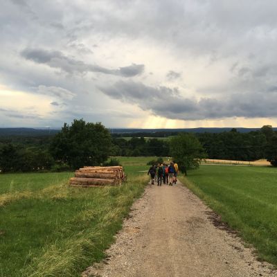 Abendstimmung beim Abstieg nach Haimendorf.