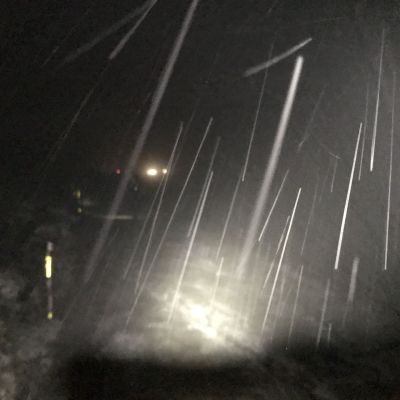 Hinein in den Schneesturm.