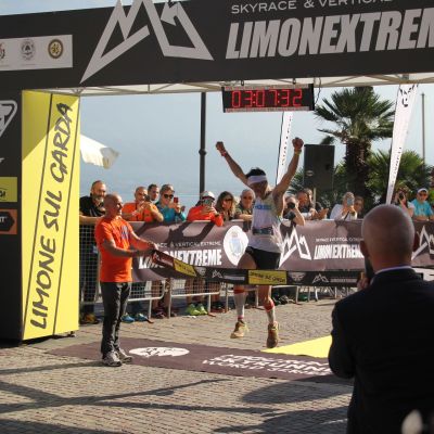 Der Italiener Marco Degasperi (Team Hoka One One​) entscheidet das Rennen in 03:07:32 für sich.