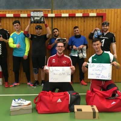 September 2017: So sieht Freude aus!! Das Nürnberger Goalball-Team bedankt sich für unsere kontinuierliche Unterstützung!