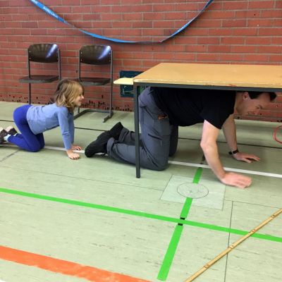 November 2017: Beim Markieren des Spielfelds ;-) Ehrenamtlicher Einsatz bei der Deutschen Jugendmeisterschaft 2017 im Goalball.