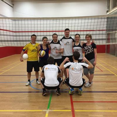 Februar 2017: Unser Beachvolley-Team in neuen Trikots beim Wintertraining.