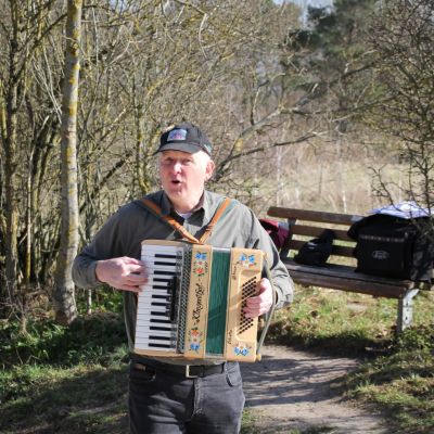 Gute Stimmung! Am Staffelberg werden die Läufer mit Musik empfangen.