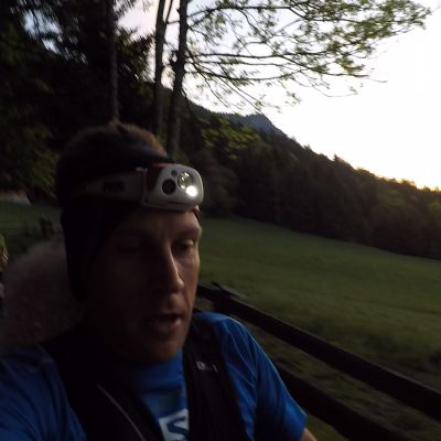 Stefan hält die Morgenstimmung mit der GoPro fest.