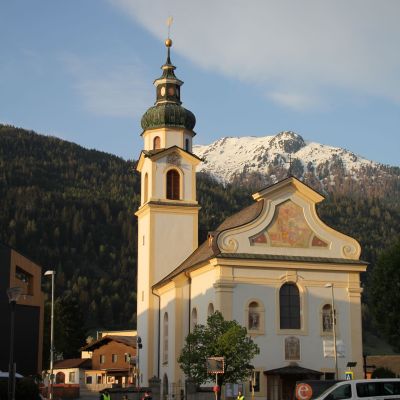 Traumhafte Kulisse, als die beiden Führenden in Richtung Mutters entschwinden.