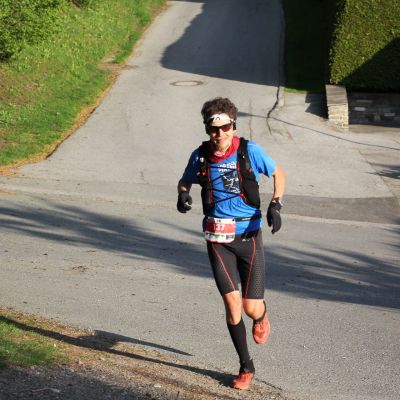 Florian Felch kommt in Mutters an, hier noch auf Platz 4. Kennengelernt haben wir ihn beim Alpen X 100 im Jahr 2016. Er ist bekannt für TOP-Platzierungen, egal wo er antritt.