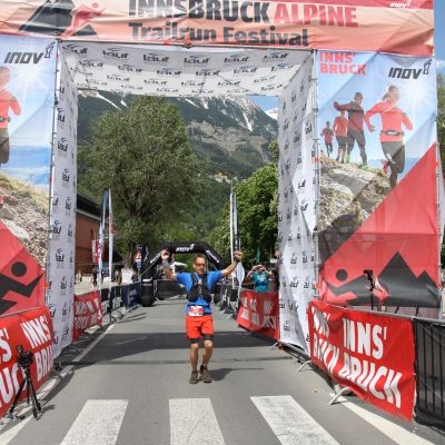 Stefan beendet das Rennen in einer extrem starken Zeit von 09:11:05,4 Stunden auf einem herausragenden 15. Platz (GESAMT). Damit lag er bei den Männern auf Platz 14 und in seiner Altersklasse M40 sogar auf Platz 2.