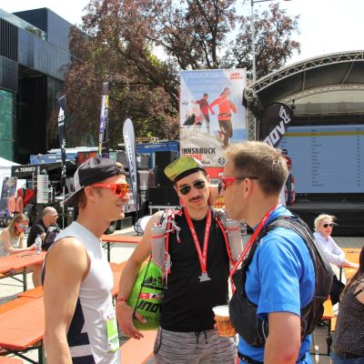 Trail-Talk mit Marcel Höche, später Sieger beim K15, und Attila.