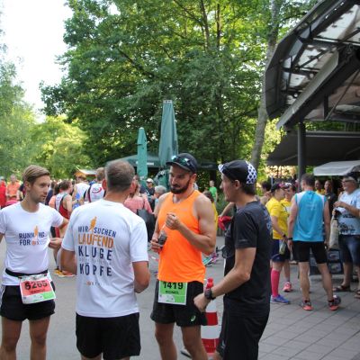Auch aus der Trail-Szene sind bekannte Gesicher am Start, u.a. Michi, den wir spätestens im Herbst beim Transalpine Run wieder sehen werden.