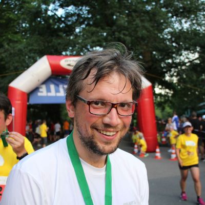 Peter hat die 10 km sauber unter einer Stunde absolviert.