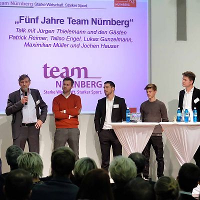 Dezember 2018:  "Team Nürnberg" Jahreabschlussveranstaltung 2018. Unser Jochen war dabei Teil einer Podiumsdiskussion zum 5-jährigen Jubiläum der Initiative.