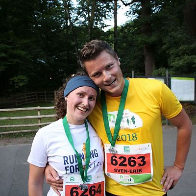 Juni 2018: Tiergartenlauf Nürnberg. Happy Runners! Aneta und Sven-Erik liefen kurz zuvor Hand in Hand gemeinsam ins Ziel.