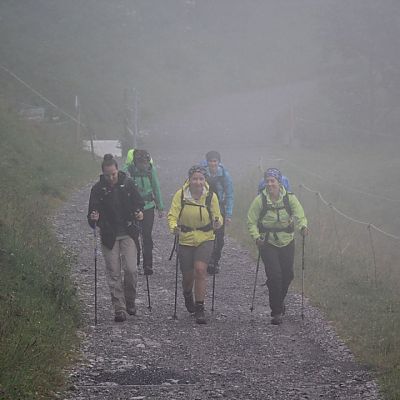 Juli 2018: 2. exitoAlpenCross Etappe. Im Nebel auf dem Weg zur Stutzalpe.