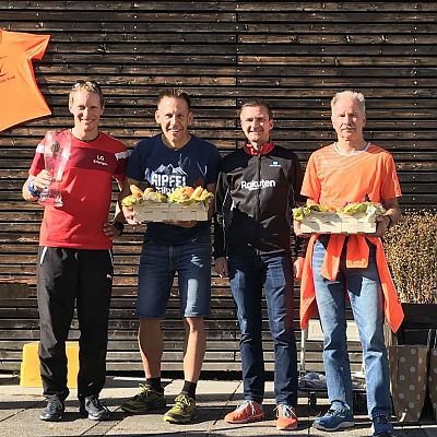 Oktober 2018: In der "Team-Speed Wertung" mit Markus-Kristan Siegler (Zeit: 1:52) und Roman Aha (Zeit 2:10) sprang für Stefan und das Trio als Team “exito Gipfelstürmer” beim "Neideck 1000" der erste Platz heraus.