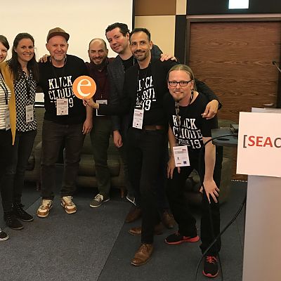 April 2019: Ein Pflichttermin im Konferenz-Kalender ist jedes Jahr das SEAcamp in Jena. Dieses Jahr waren neben dem langjährigen SEAcamp-Fan Michael erstmals auch Caro und Isabel mit dabei.
