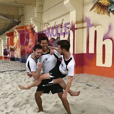 Mai 2019: Joé hat beim Bavarian Beach Cup auch nach 7 Spielen noch genug Kraft, um Giuseppe und Christoph zu tragen ;-)
