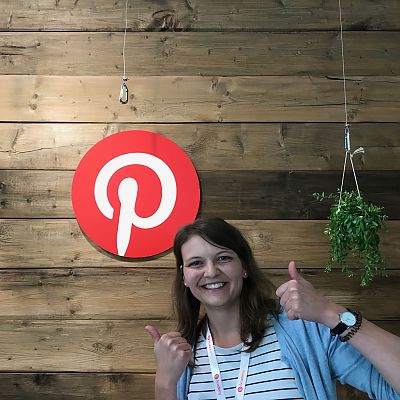 Mai 2019: Ready for "Pin-Ads"! Wir freuen uns sehr auf die Zusammenarbeit mit unserem neuen Partner Pinterest. Unsere Caro hatte bei der "Pinterest Academy" in Düsseldorf ihren persönlichen Kick-Start in die Pinterest-Welt.