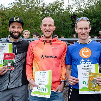 Die Sieger über 10 KM. Extrem starkes Trio!  (Foto: Thomas Hahn) 