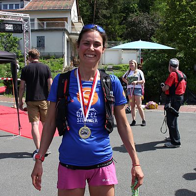 2019: Susi Lell geht für das Team "exito Gipfelstürmer" an den Start und landet beim Halbmarathon auf Platz 2.