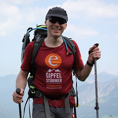 Thomas ist einer der AlpenCross-Pioniere - es ist seine vierte Etappe.
