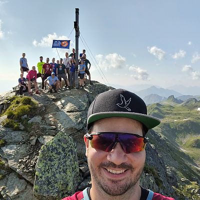 Juli 2021: 4. exitoAlpenCross Etappe. Gipfelfoto auf dem Riedchopf.