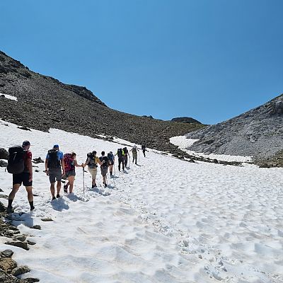 Juli 2021: 4. exitoAlpenCross Etappe. Immer wieder Altschneefelder.