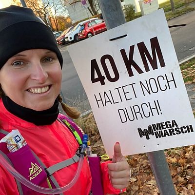 November 2021: Ana läuft die 50 KM beim Megamarsch in Nürnberg in verrückten 7:11 Stunden.