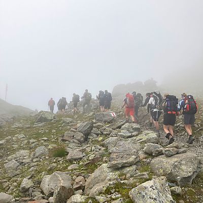 Es zieht Nebel auf. Nächstes Ziel Keschhütte (2.632 m).