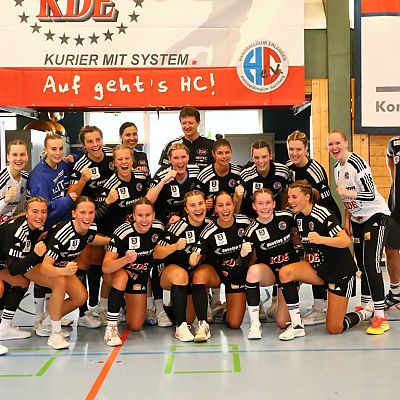 September 2022: Team-Foto nach dem ersten Heimspiel-Sieg der Saison 2022/2023 gegen TPSG Frisch Auf Göppingen II.