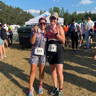 Juni 2023: Ana und Victoria gehen beim Rothsee Triathlon als Einzelstarterinnen bei der Sprintdistanz ins Rennen.