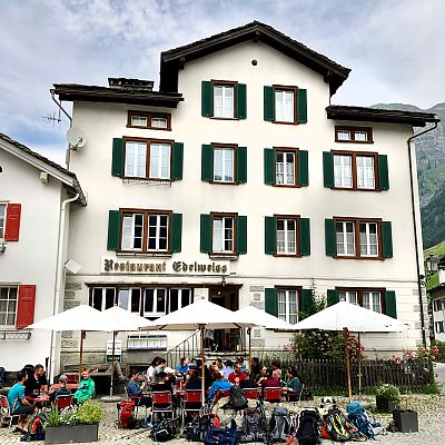 Juli 2023: 6. exitoAlpenCross Etappe. Abschlussessen im Gasthaus Edelweiss in Vals.