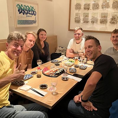 September 2023: Seit 2013 genießt unsere DMEXCO-Crew jedes Jahr aufs Neue japanische Spezialitäten im Restaurant Kintaro in Köln. Herzlichen Dank an Familie Arakawa für den tollen Abend!