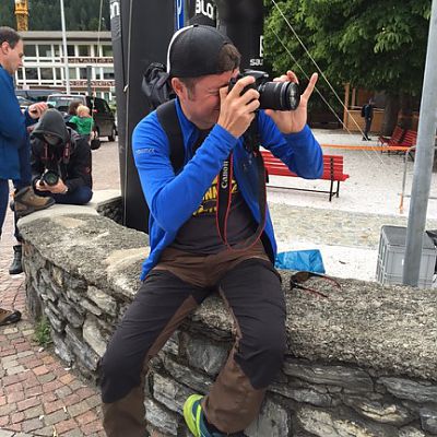 In Gossensass (Südtirol) bringt sich Supporter und Trail-Fotograf Jochen wieder in Stellung.
