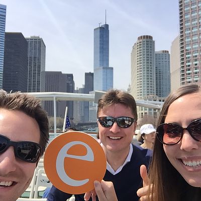 April 2016, Chicago: Amanda, Bart und Jochen bei einer Bootstour auf dem Chicago River.