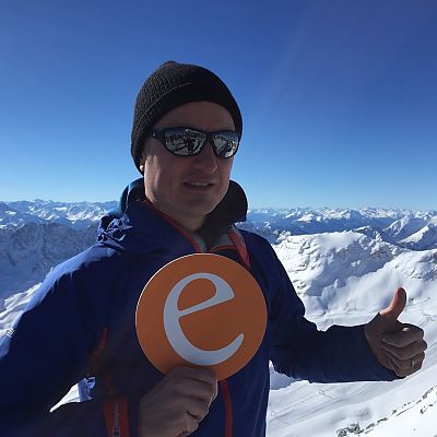 Februar 2016, Zugspitze: Da fühlt sich unser Gipfelstürmer "e" wohl! Mit Jochen bei -15 Grad, Kaiserwetter und traumhafter Panorama-Aussicht auf der Zugspitze.