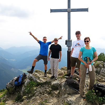Die "Gipfelstürmer" Jenni, Lukas, Peter, Bart, Stefan und Jochen auf dem Großen Traithen (1.852 m).