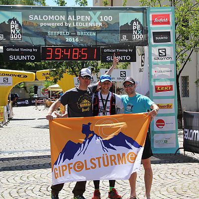 August 2016: Alpen X 100. Das exito Trailrunning-Team. Ultraläufer Stefan mit seinen Supporters Bart und Jochen.