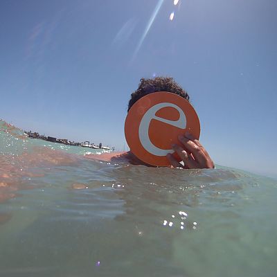 Juni 2017, Fuerteventura: Das "e" geht mit Joé baden.