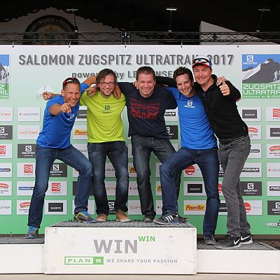 Das "exito Gipfelstürmer" Team-Foto nach der Zugspitz Ultratrail​  Siegerehrung am Sonntag in Grainau​. Bis dahin ist eine ganze Menge passiert ... Also erst einmal der Reihe nach ;-)