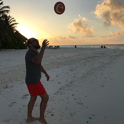 Oktober 2017, Malediven: Michael erlebt mit dem "e" traumhafte Sonnenuntergänge, kristallklares Wasser und Anemonenfische im wunderschönen exito-orange auf dem Gaaf-Alif-Atoll.