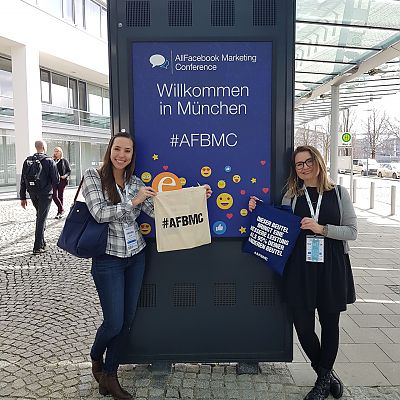 März 2018, München: Amanda und Katharina auf der Allfacebook Marketing Conference in München.